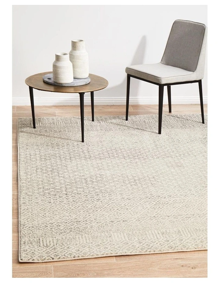 Evoke Diamond Transitional Rug in Grey image 4