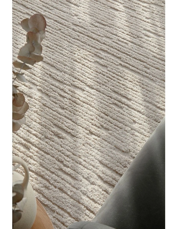 Marigold Suri Natural Rug in Beige image 3