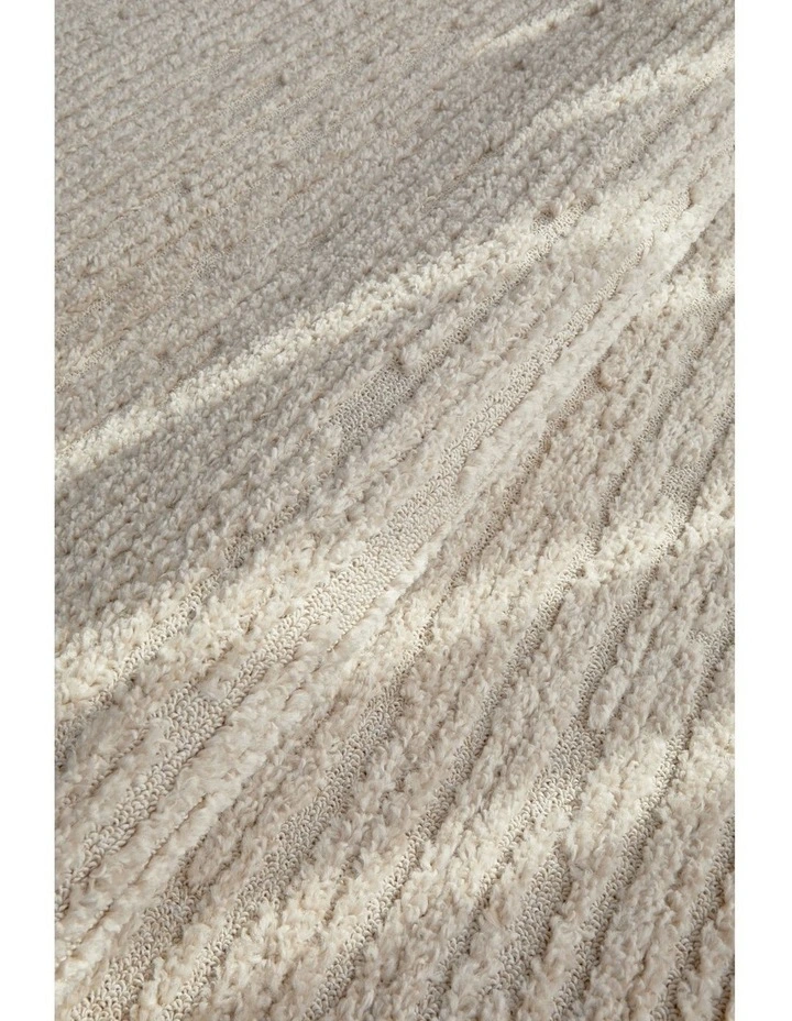Marigold Suri Natural Rug in Beige image 5