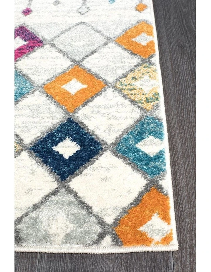 Mirage Peggy Tribal Morrocan Style Runner Rug in White image 3