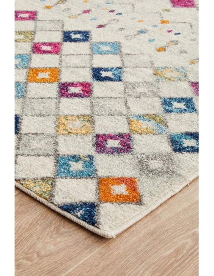Mirage Peggy Tribal Morrocan Style Runner Rug in White image 7