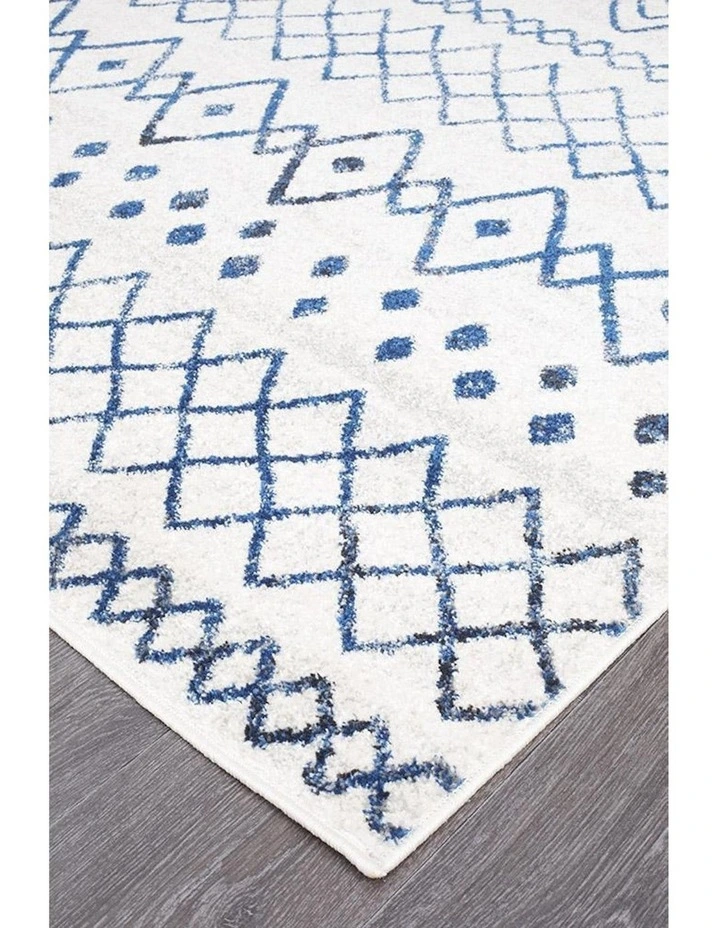 Oasis Nadia Rustic Tribal Runner Rug in White image 3
