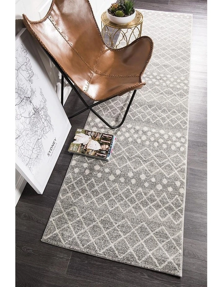 Oasis Selma Tribal Runner Rug in Silver image 2