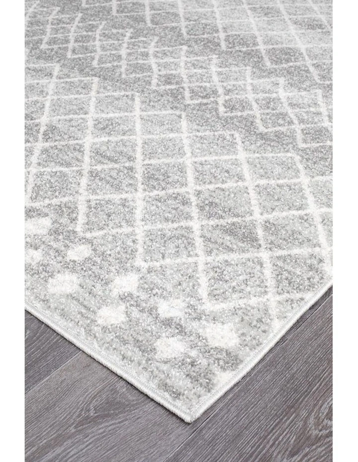 Oasis Selma Tribal Runner Rug in Silver image 3