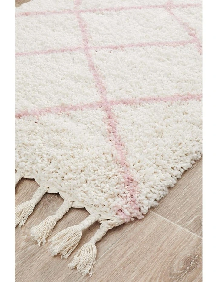 Rug Culture Saffron 22 Runner Rug In White/Pink image 3