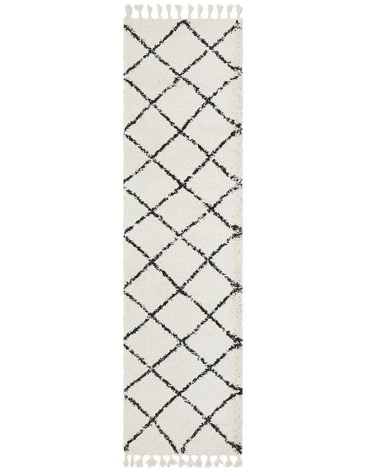 Rug Culture Saffron 22 Runner Rug In White/Black image 1