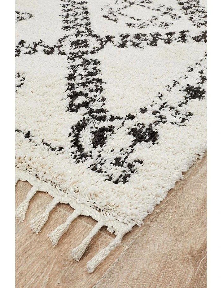 Saffron 33 Rug in White image 3
