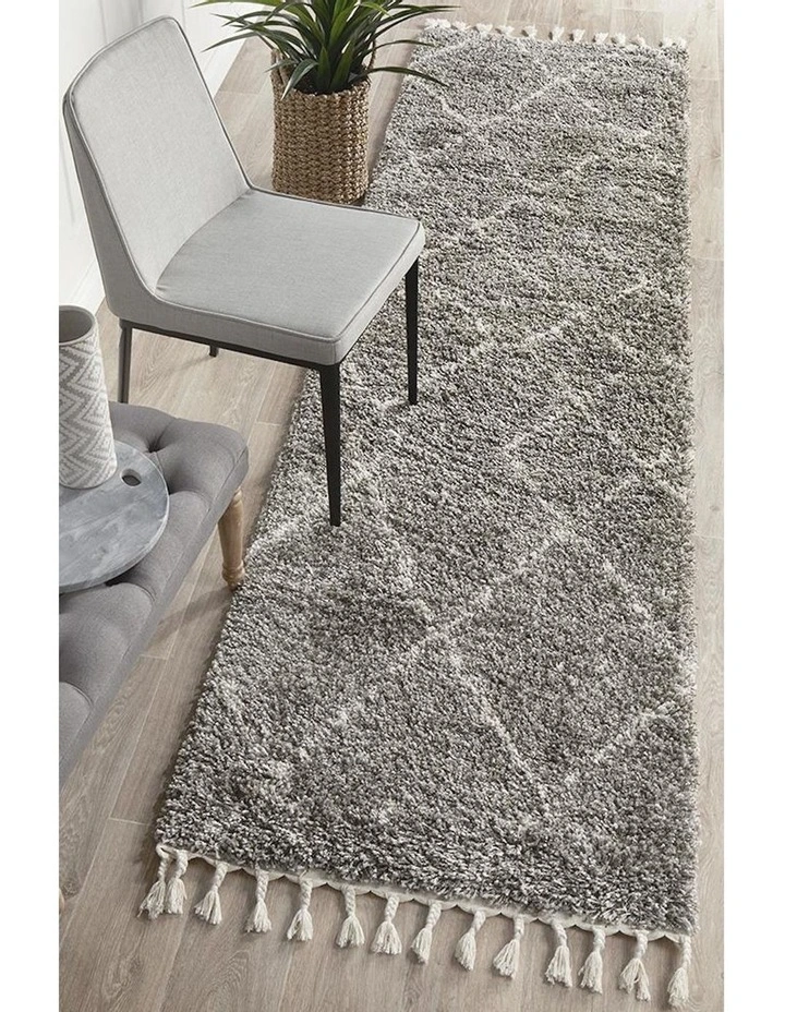 Saffron 44 Rug in Grey image 2