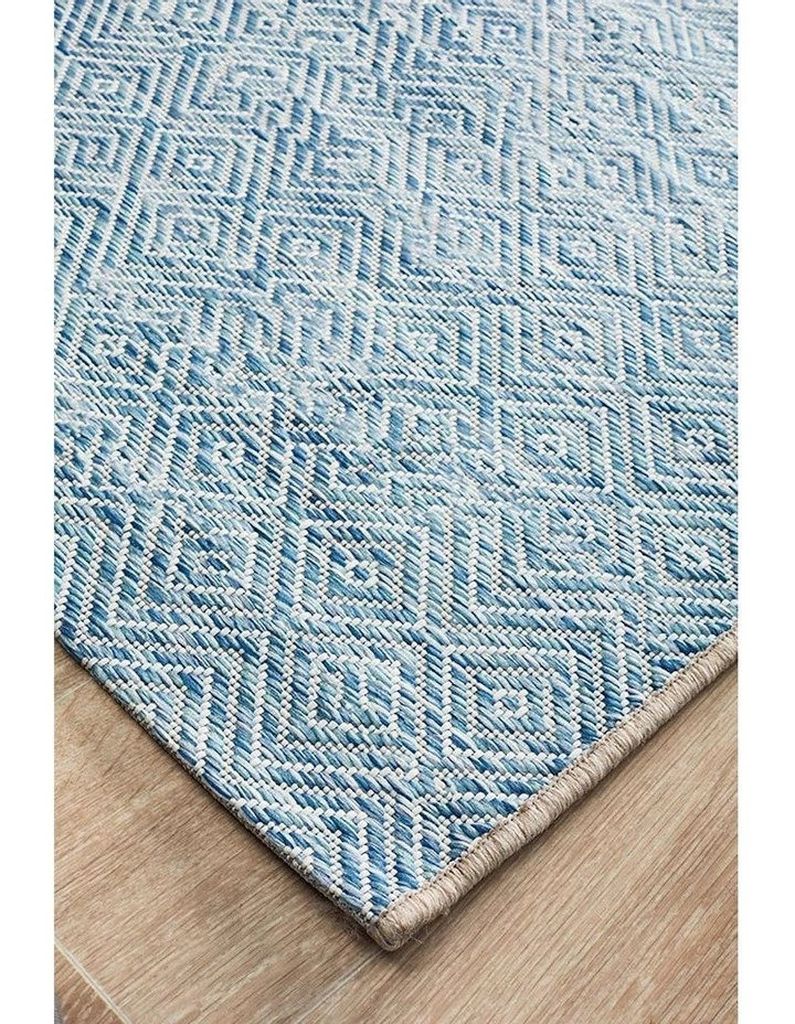 Terrace Rug 5500 in Blue image 3