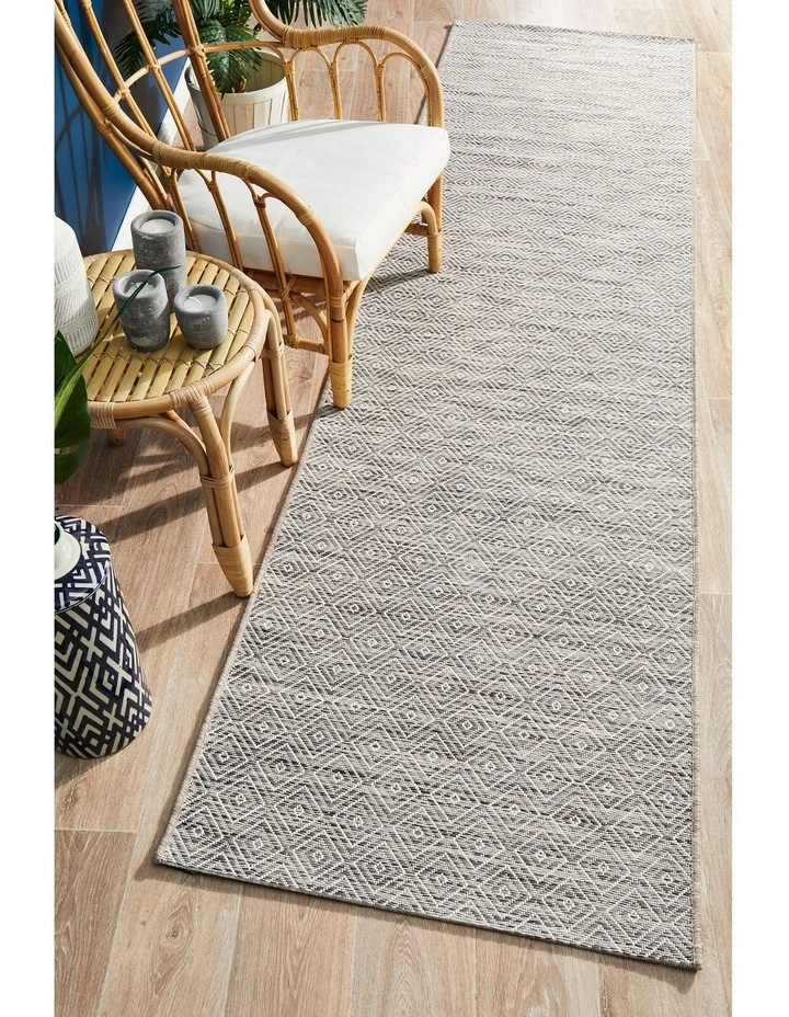 Terrace Rug 5500 in Silver image 2