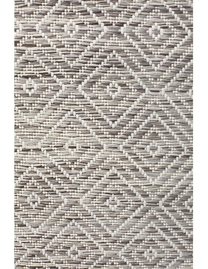 Terrace Rug 5500 in Silver image 6