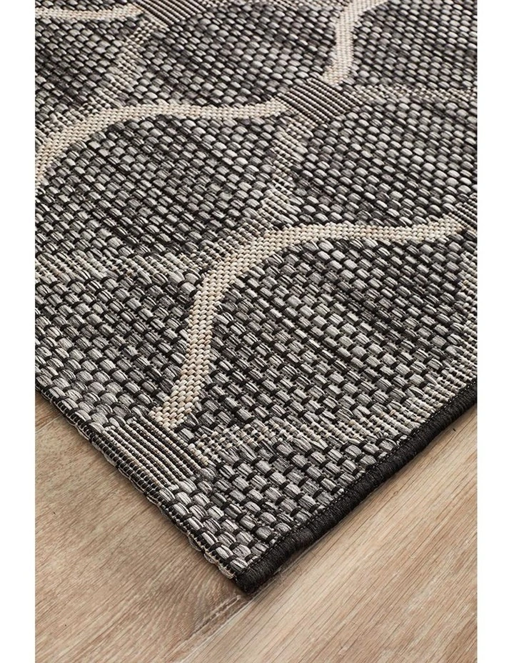 Terrace Rug 5501 in Black image 3