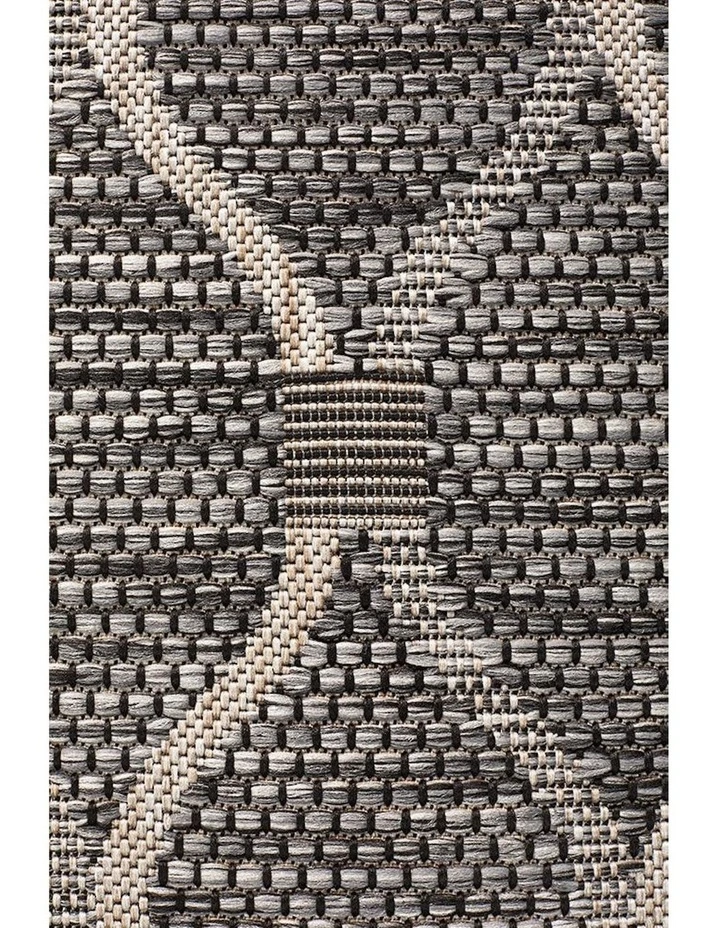 Terrace Rug 5501 in Black image 6