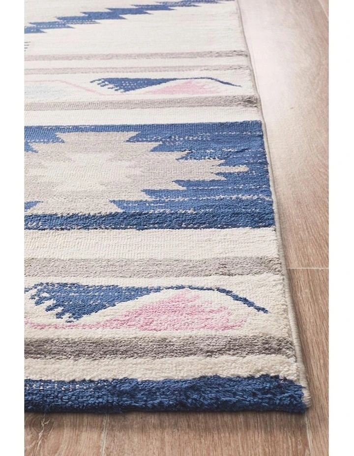 Zanzibar Rug 761 in Navy image 4