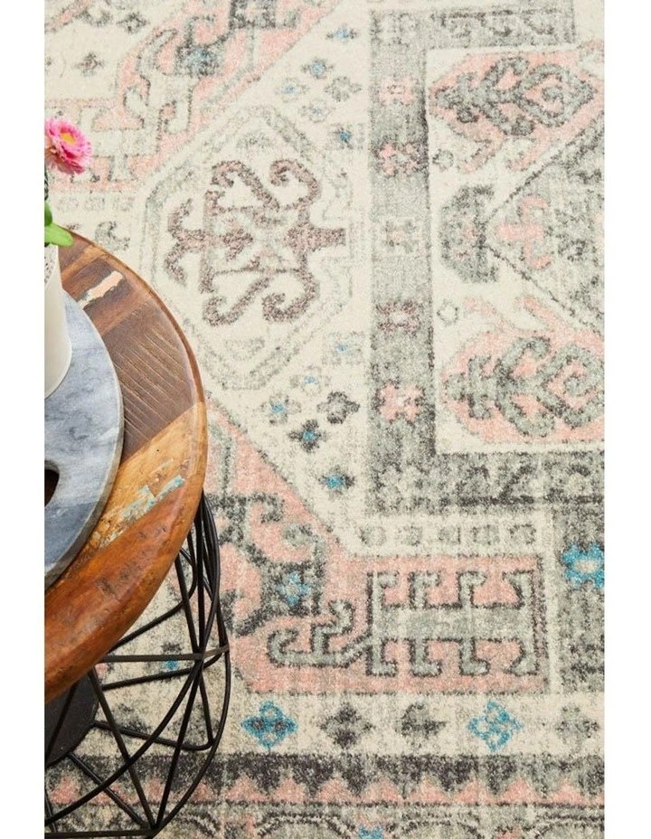 Avenue Rug 704 in Multi image 2