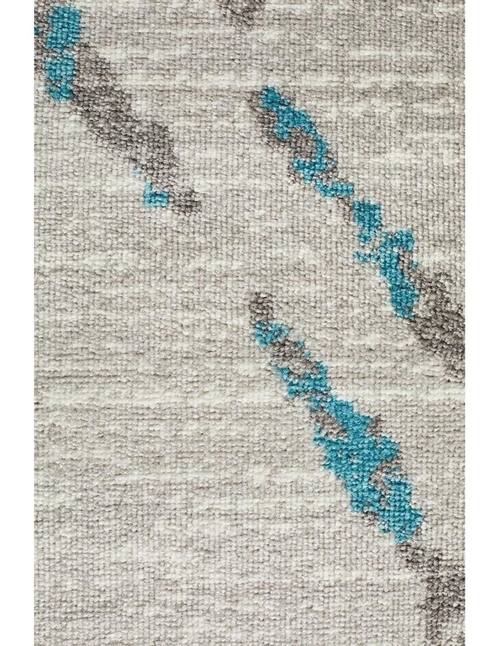 Metro Contemporary Diamond Rug in Blue image 2