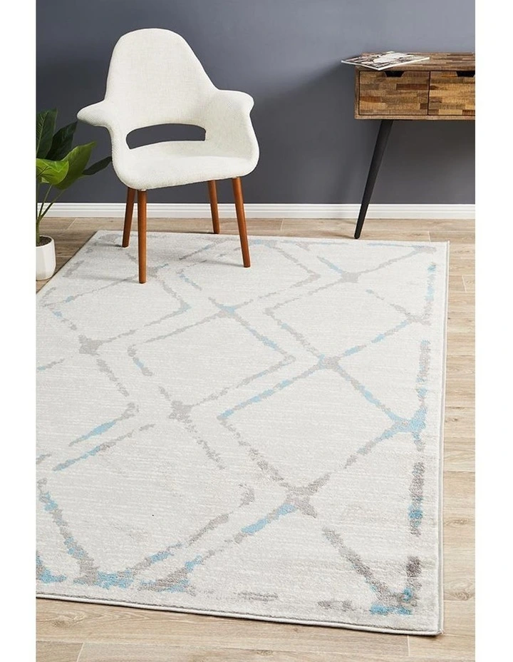 Metro Contemporary Diamond Rug in Blue image 4