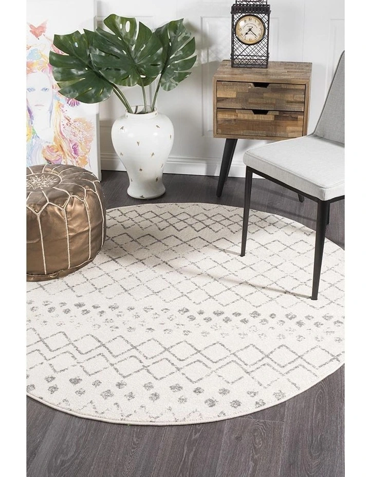 Oasis Selma Tribal Round Rug in White Grey image 7