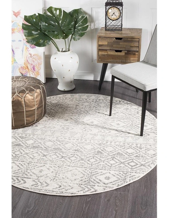 Oasis Ismail Rustic Round Rug in White/Grey image 2