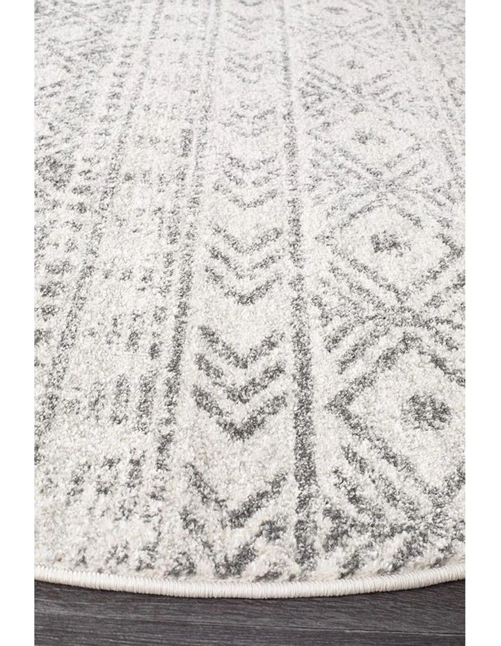 Oasis Ismail Rustic Round Rug in White/Grey image 3