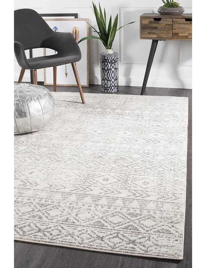 Oasis Ismail Rustic Rug in White image 4