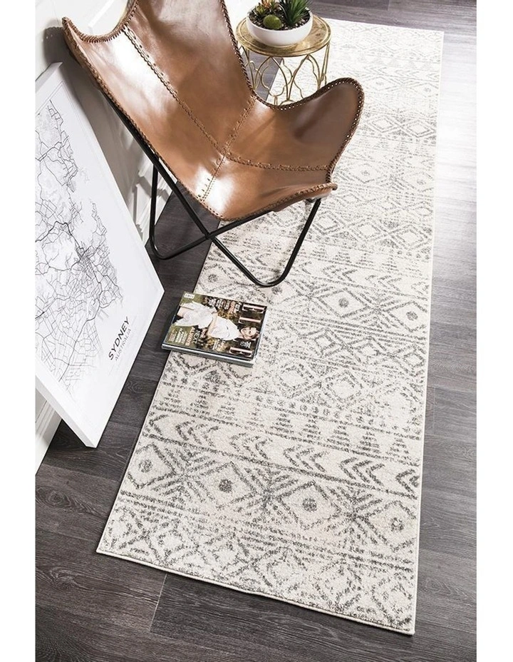 Oasis Ismail Rustic Rug in White/Grey image 6