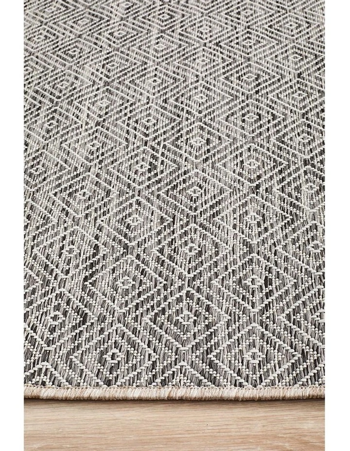 Terrace 5500 Rug in Grey image 3