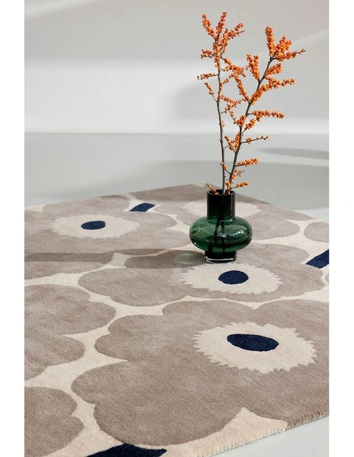 Unikko Rug in Greige image 3