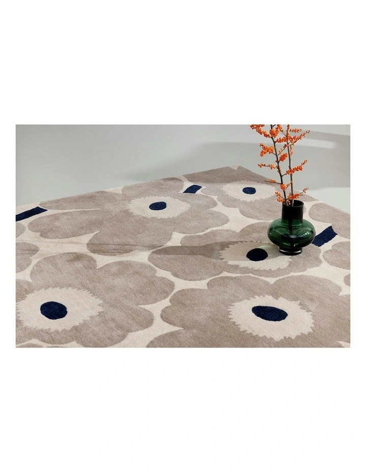 Unikko Rug in Greige image 4