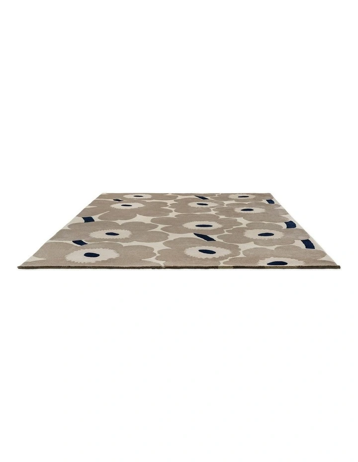 Unikko Rug in Greige image 5
