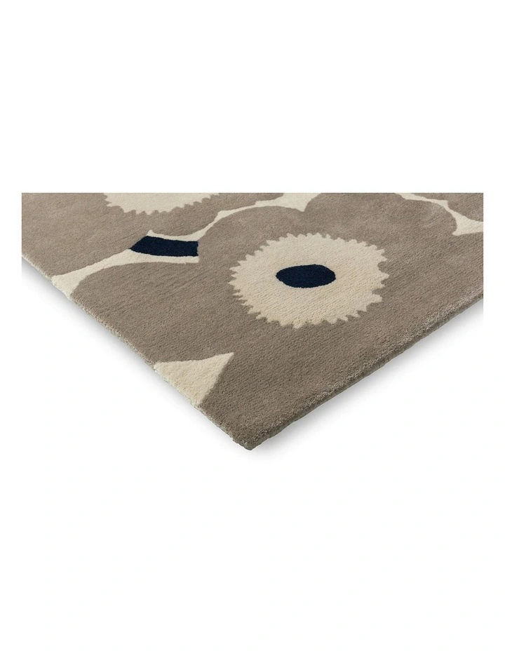 Unikko Rug in Greige image 6