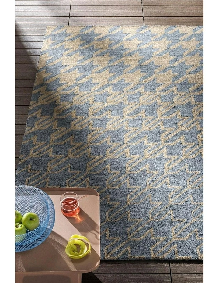 Hound Stooth Washed 455708 Outdoor Rug in Blue image 2