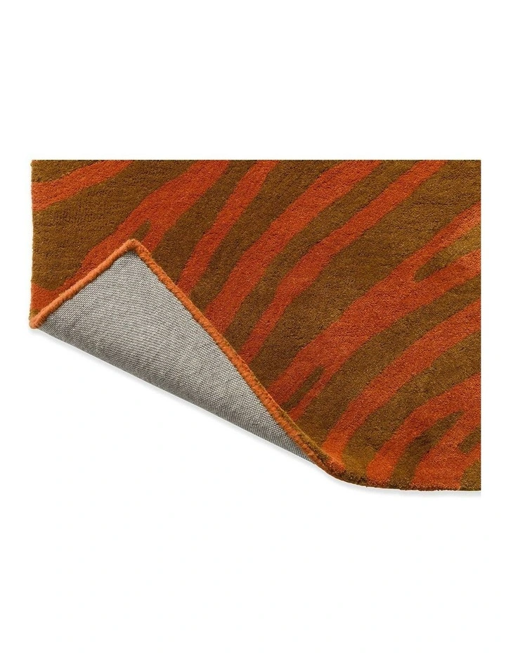 Decor Groove Rug in Burnt Orange image 6