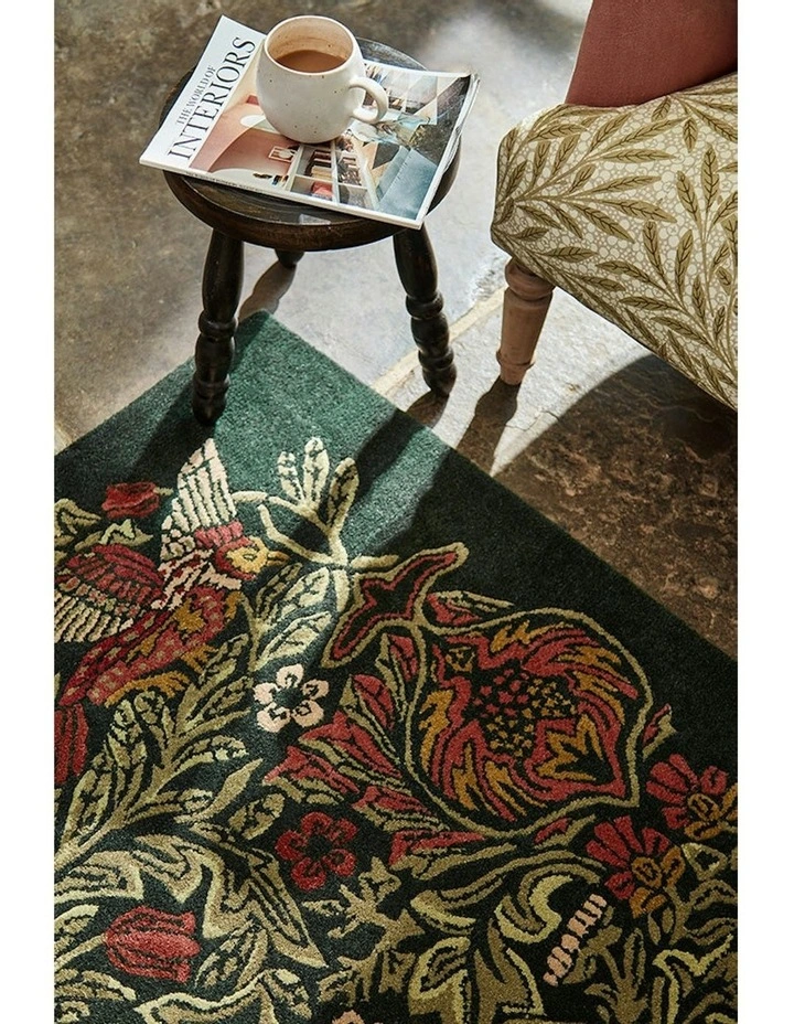 Bird Rug in Tump Green image 3