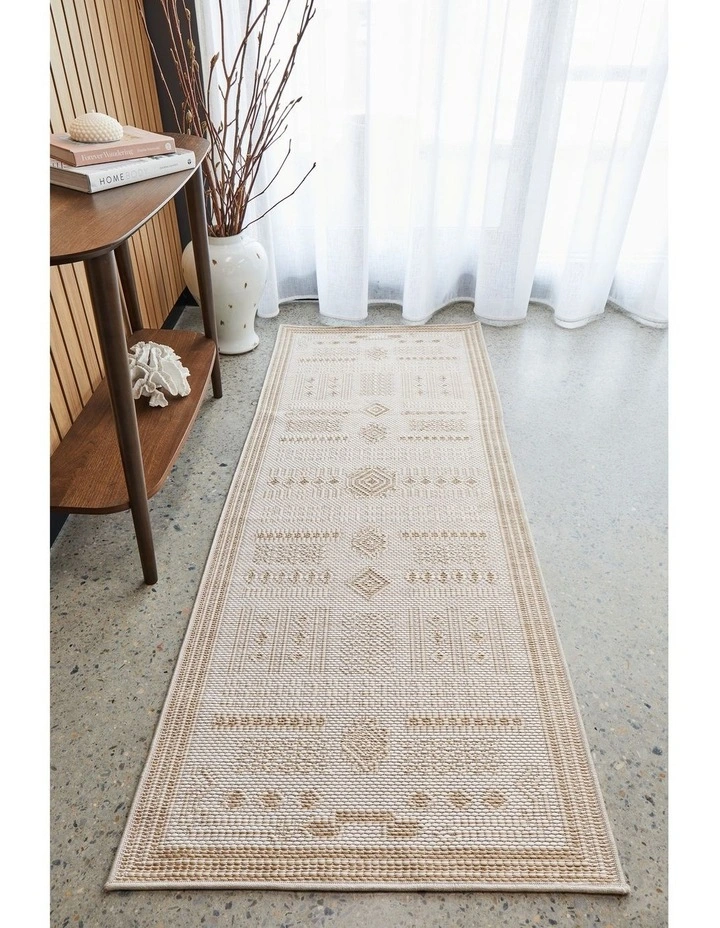 Patio Ziggy Outdoor Runner Rug in Natural image 2
