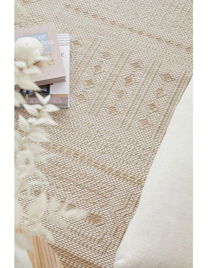 Patio Ziggy Outdoor Runner Rug in Natural image 3
