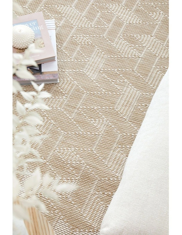 Patio Kudo Outdoor Rug in Natural image 3