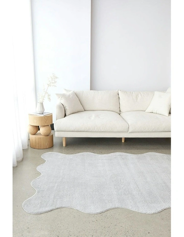 Evelyn Rug in Silver image 1