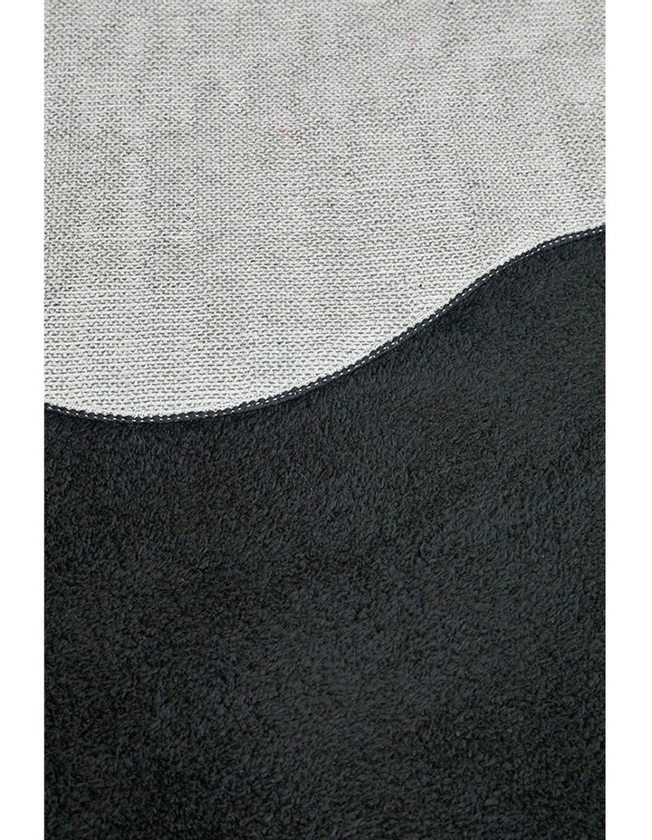 Evelyn Runner Rug in Black image 7