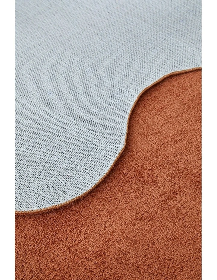 Evelyn Terracotta Runner Rug in Brown image 7