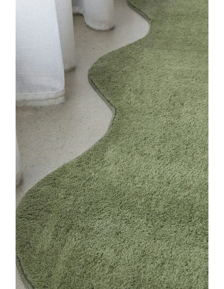 Evelyn Runner Rug in Green image 3