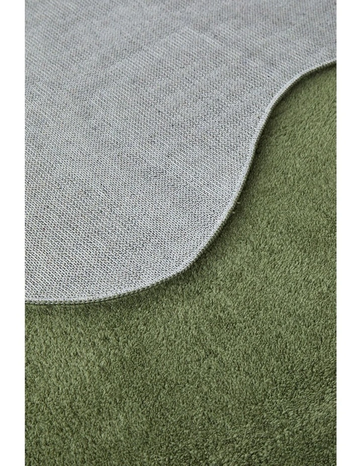 Evelyn Runner Rug in Green image 7