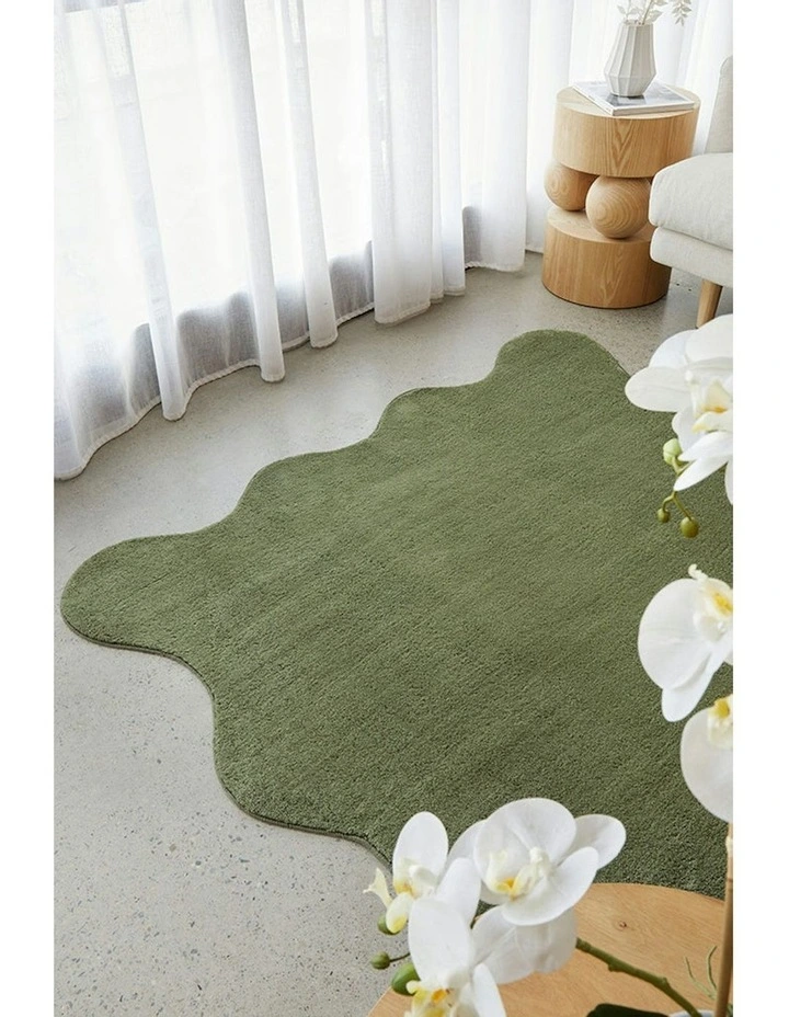 Evelyn Rug in Green image 3