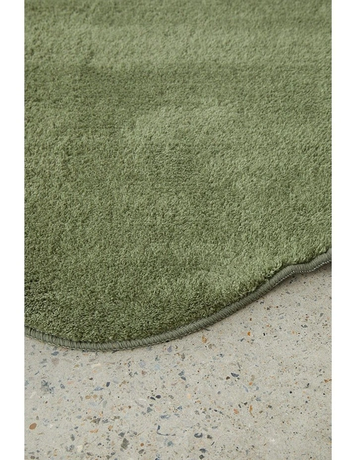 Evelyn Rug in Green image 5