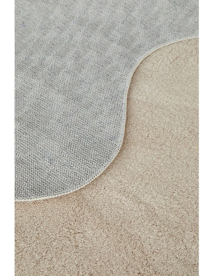 Evelyn Runner Rug in Beige image 7