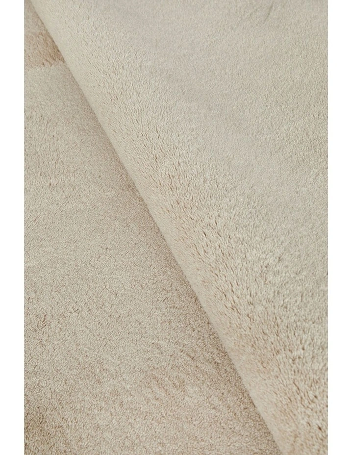 Evelyn Rug in Beige image 6