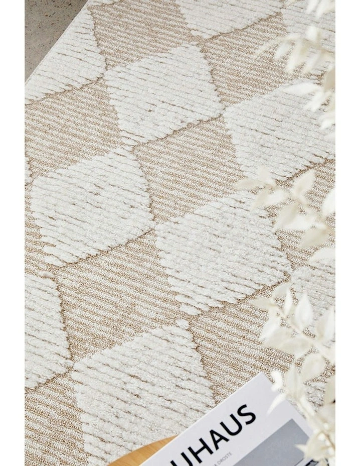 Serenade Yuri Runner Rug in Natural image 3