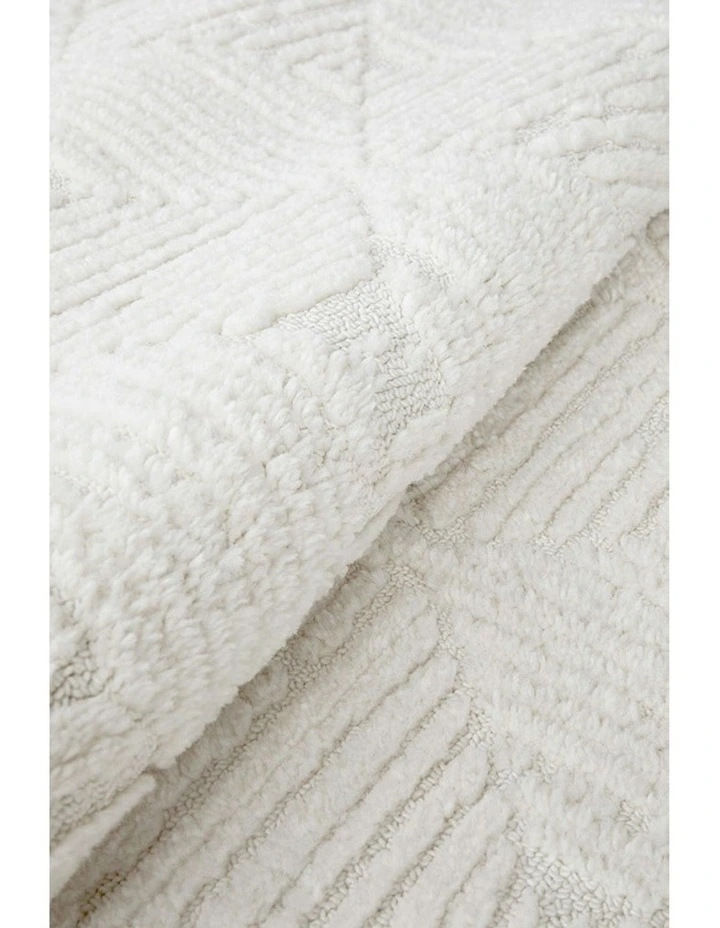 Serenade Shilo Runner Rug in White image 7