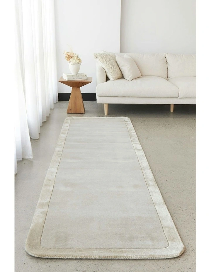 Hugo Runner Rug in Silver image 1