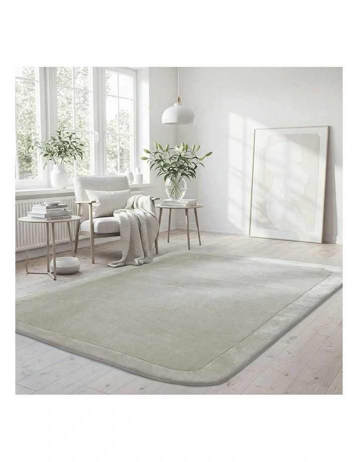 Hugo Rug in Silver image 1